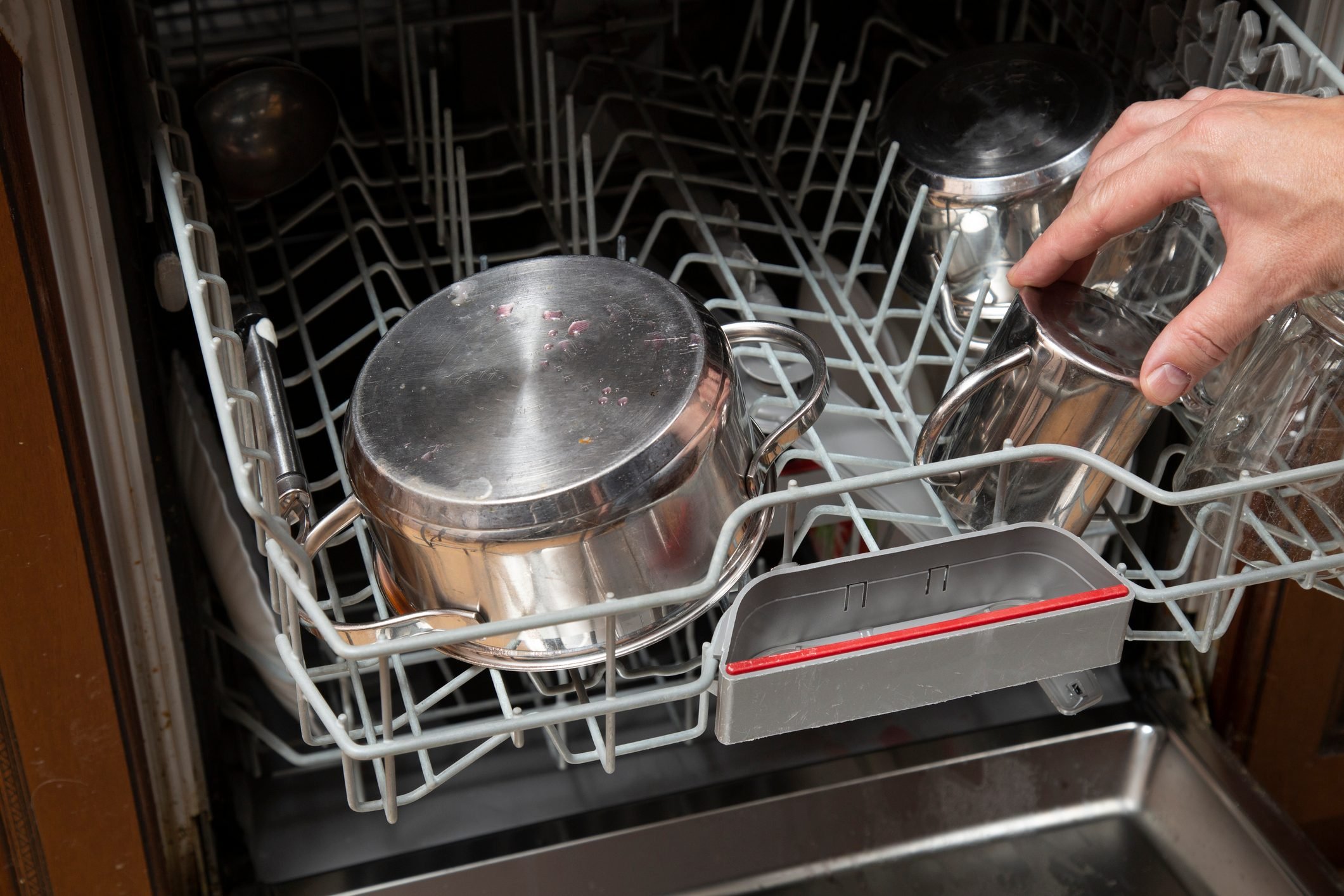 Can Stainless Steel Go In the Dishwasher?