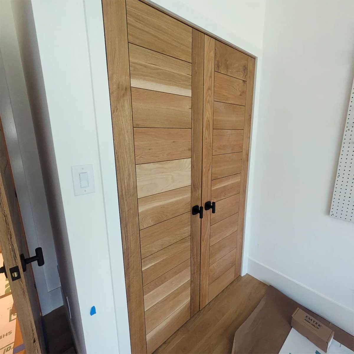 10 Diy Closet Door Ideas To Enhance Your Home Contemporary Oak Closet Doors Courtesy @appwoodcustom A