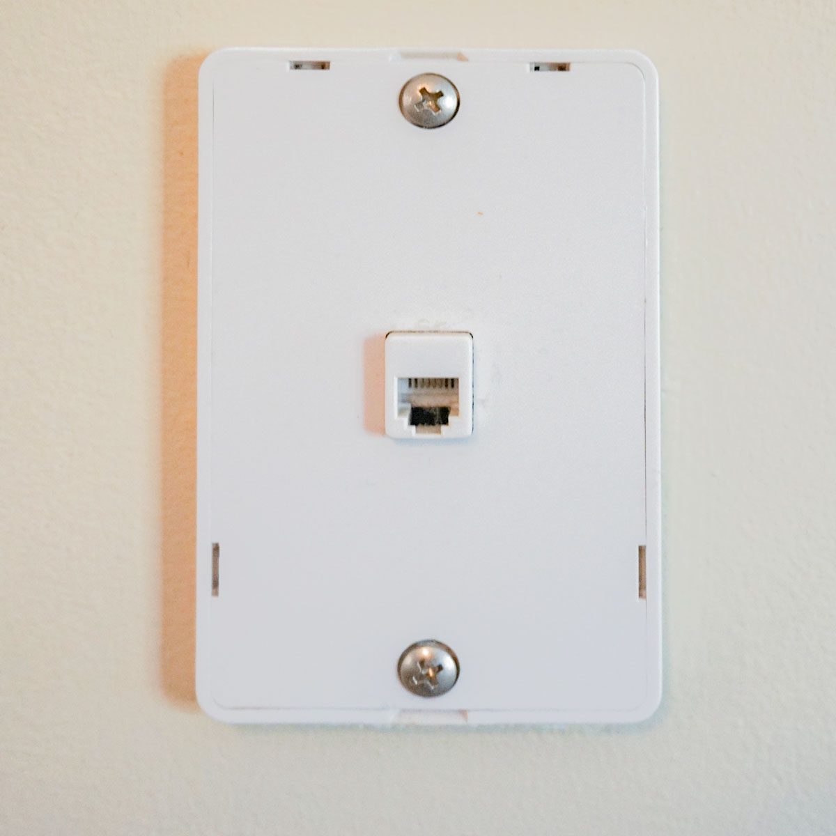 How To Replace a Wall Phone Jack