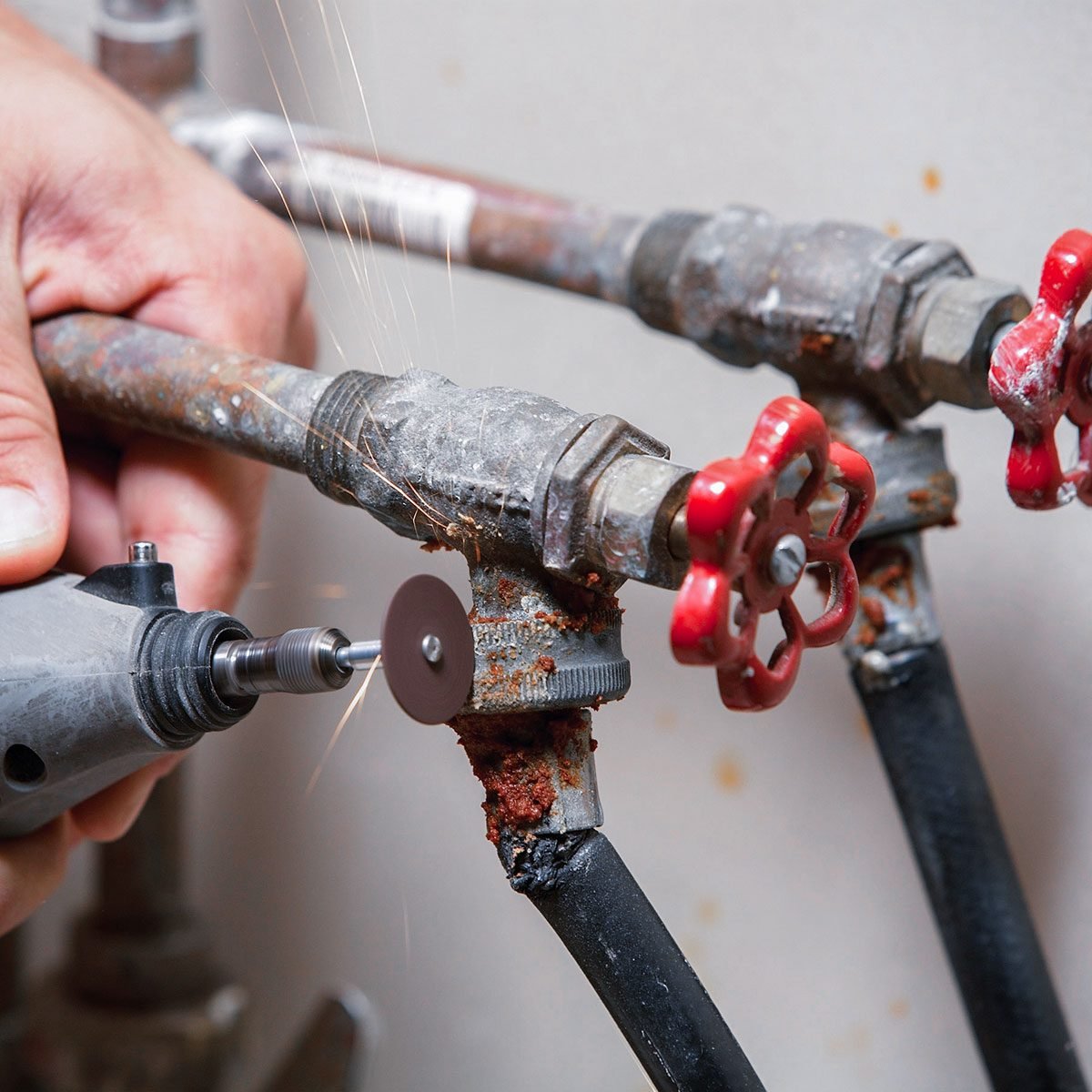 Rusty Washing Machine Hose Got You Stuck? Here's the Easiest Way to Remove it