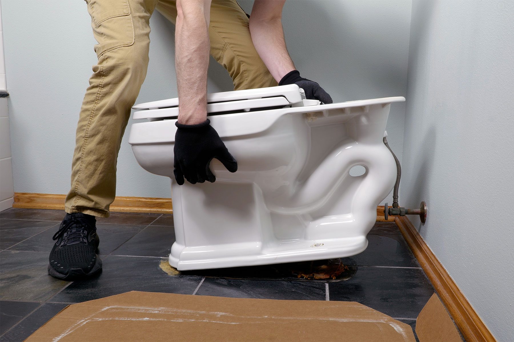 How to Remove a Toilet