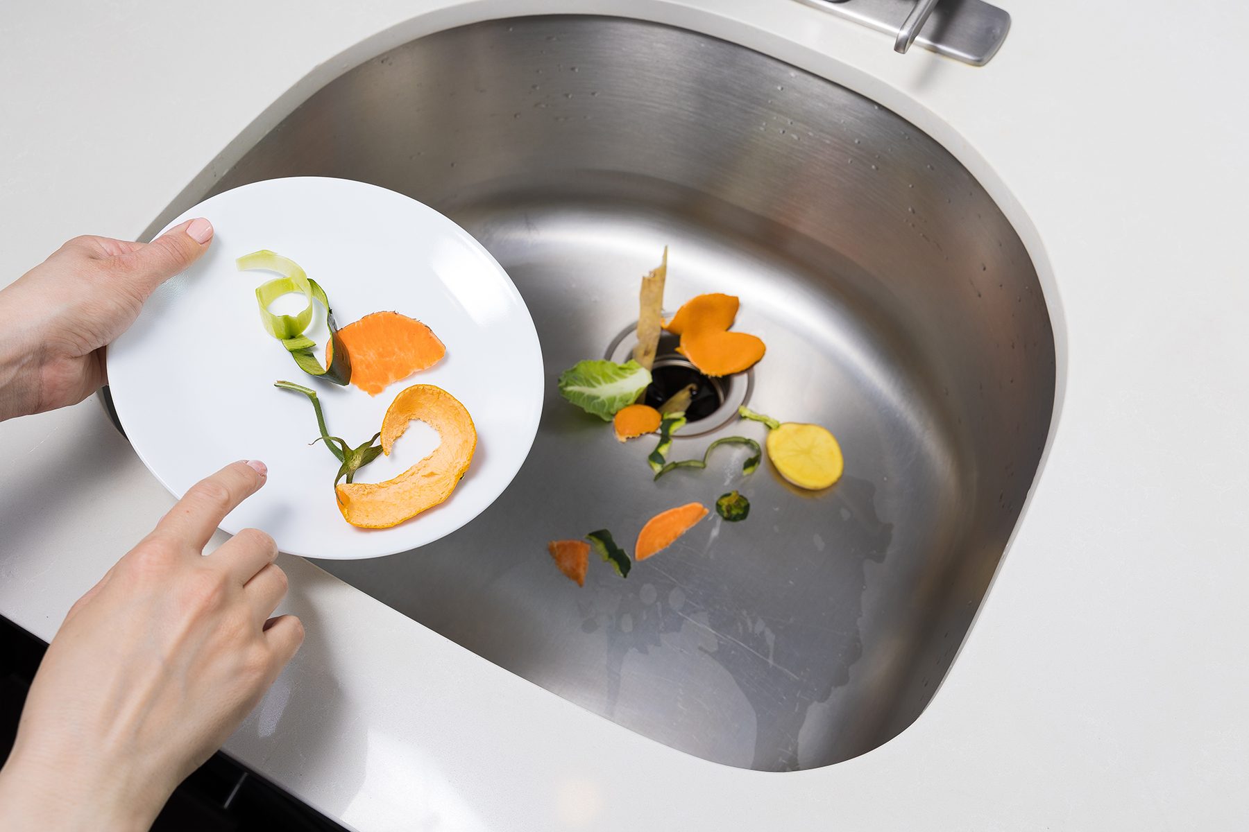 Are You Using Your Garbage Disposal Correctly  Here's The Deal Gettyimages 1482213299