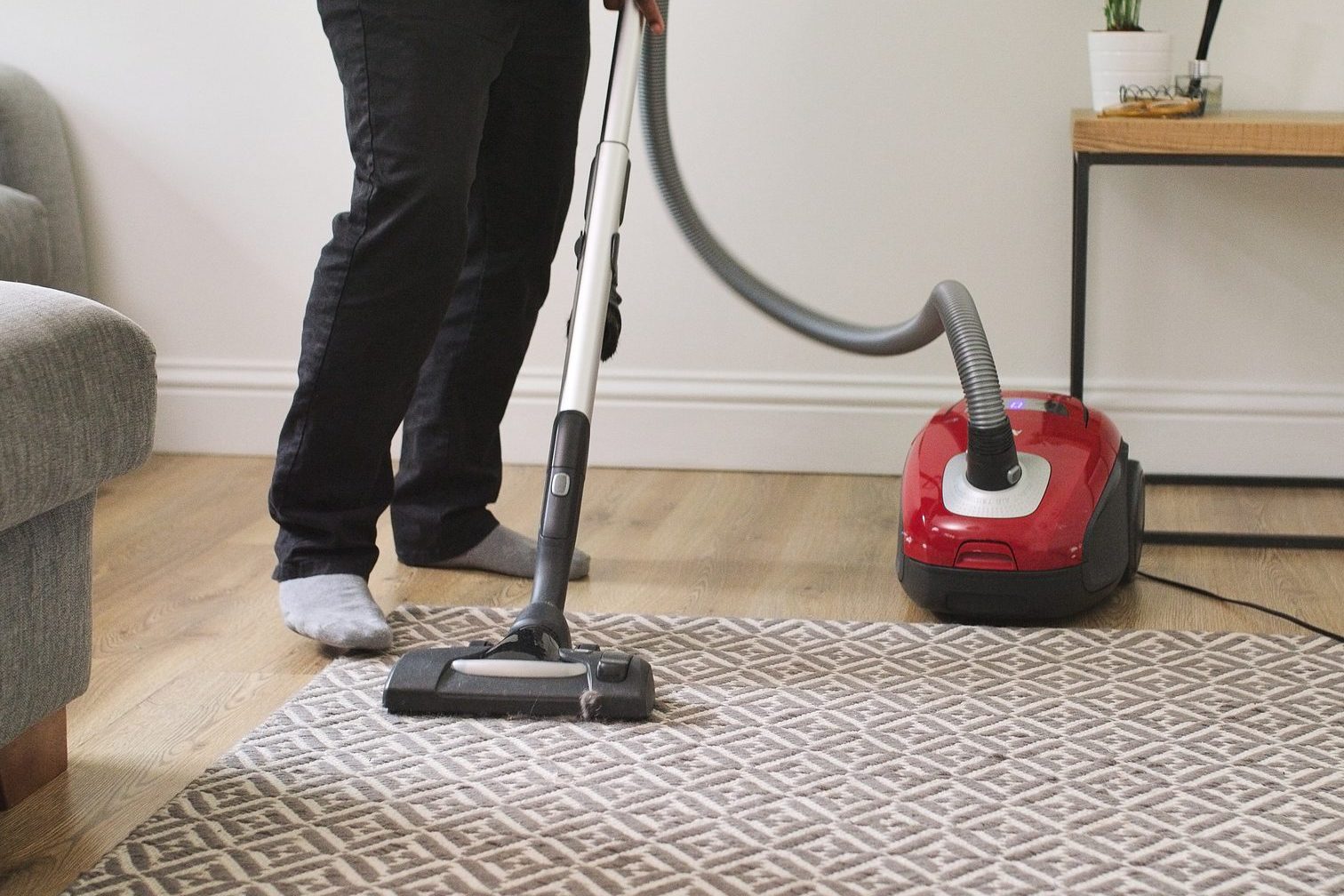 4 Things You Should Do to Keep Your Carpet Looking Brand New