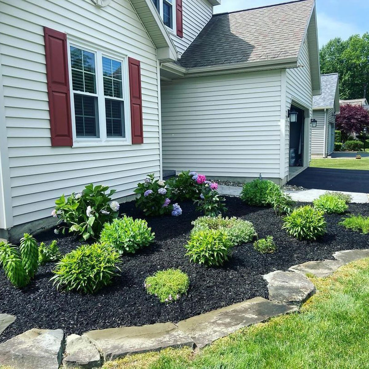 Improve Entry With Black Mulch