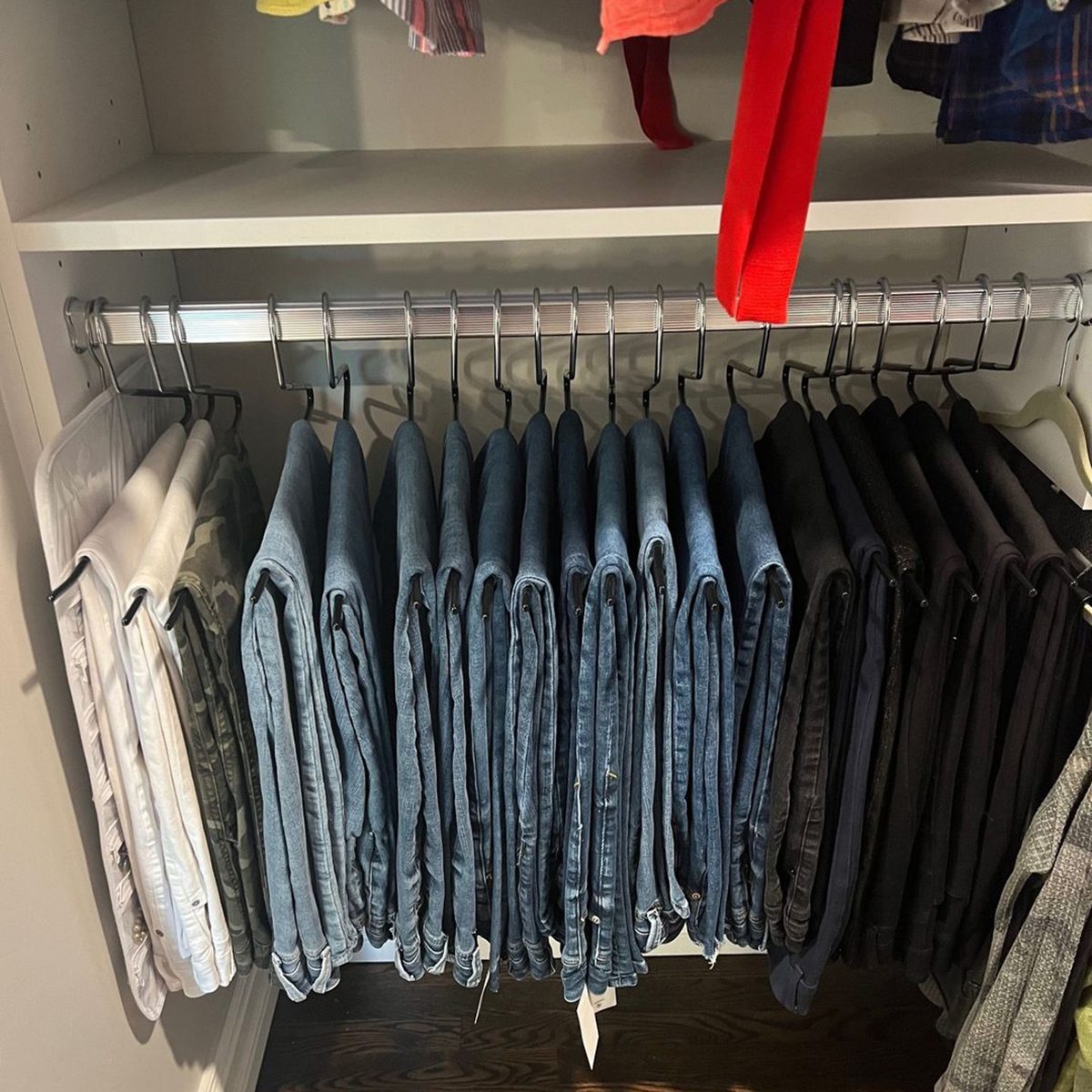 8 Best Closet Organizer Ideas Pants Hangers Courtesy @toritheorganizer Instagram