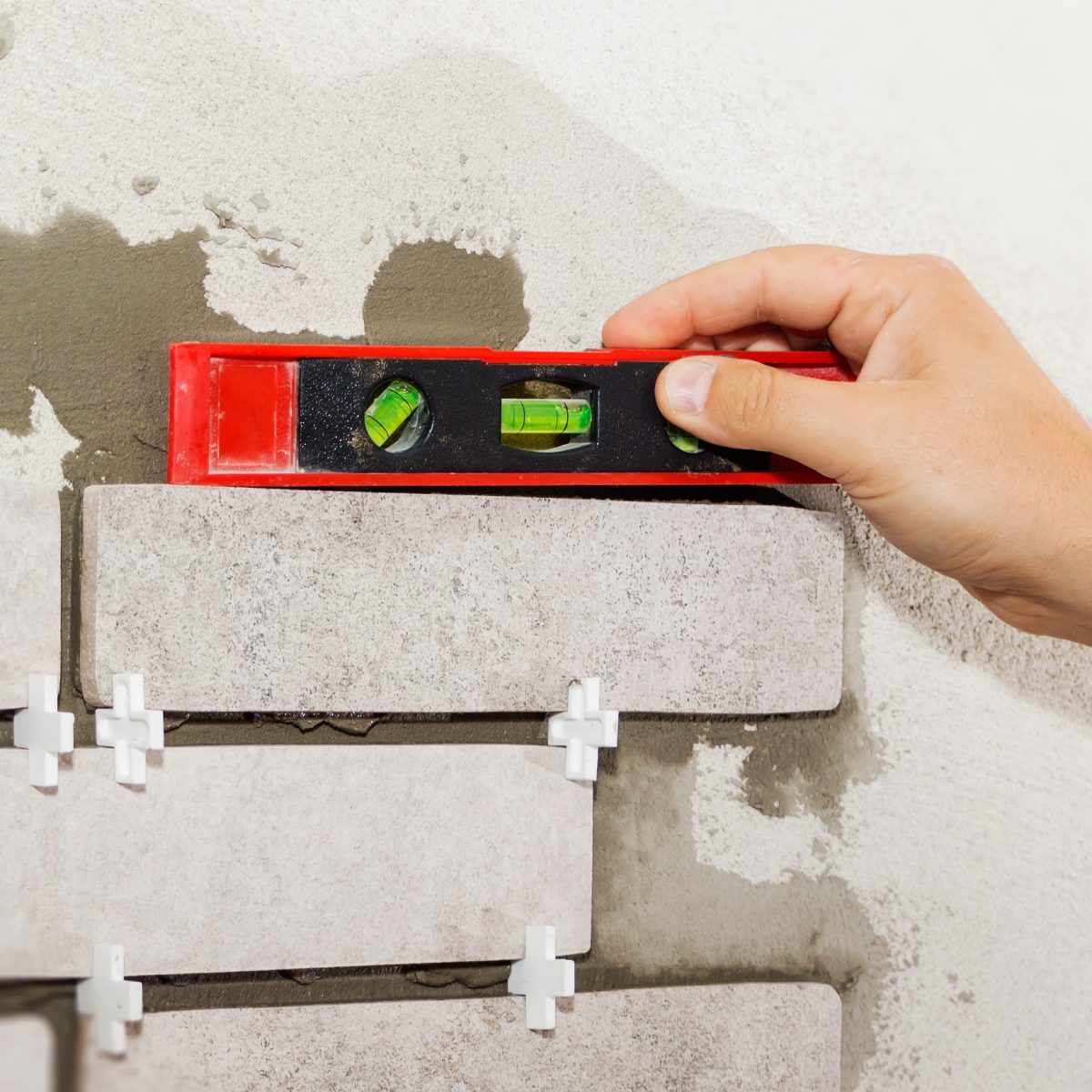 14 Essential Tips for Using Levels and Plumb Bobs | Family Handyman