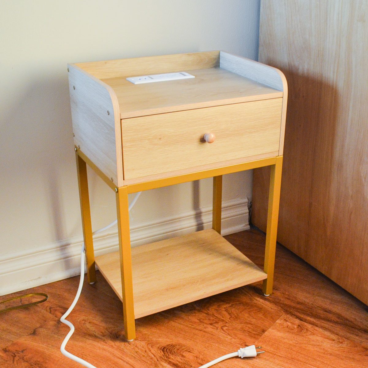 Lerliuo Nightstand With Charging Station