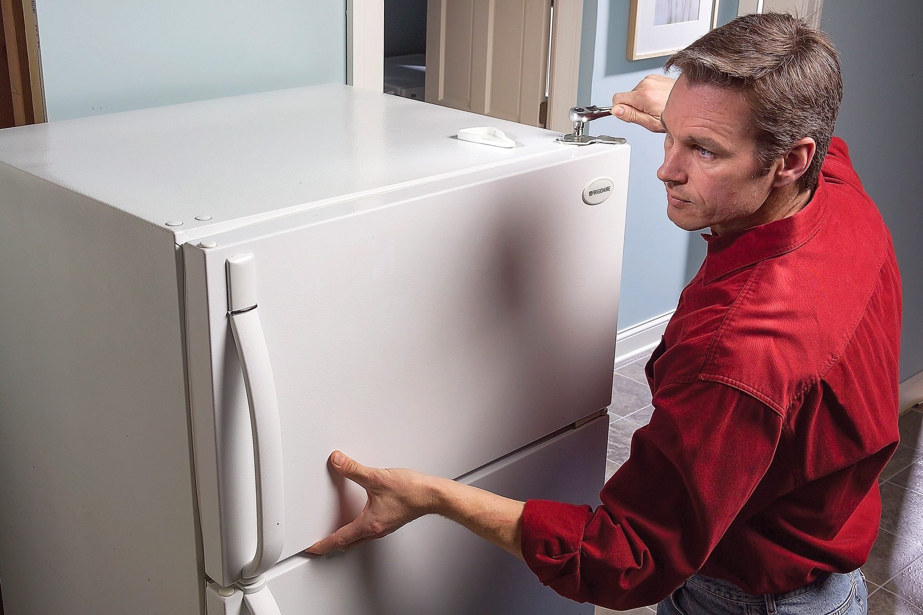 How to Adjust Refrigerator Doors