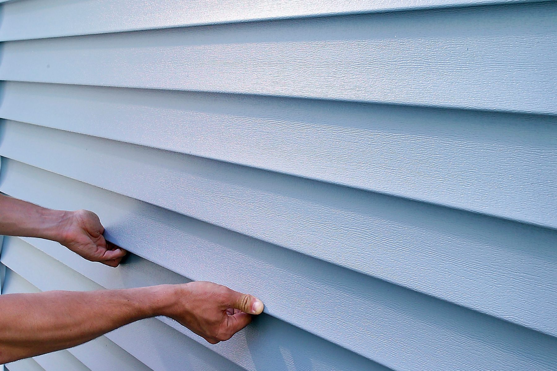 How to Nail Vinyl Siding Correctly