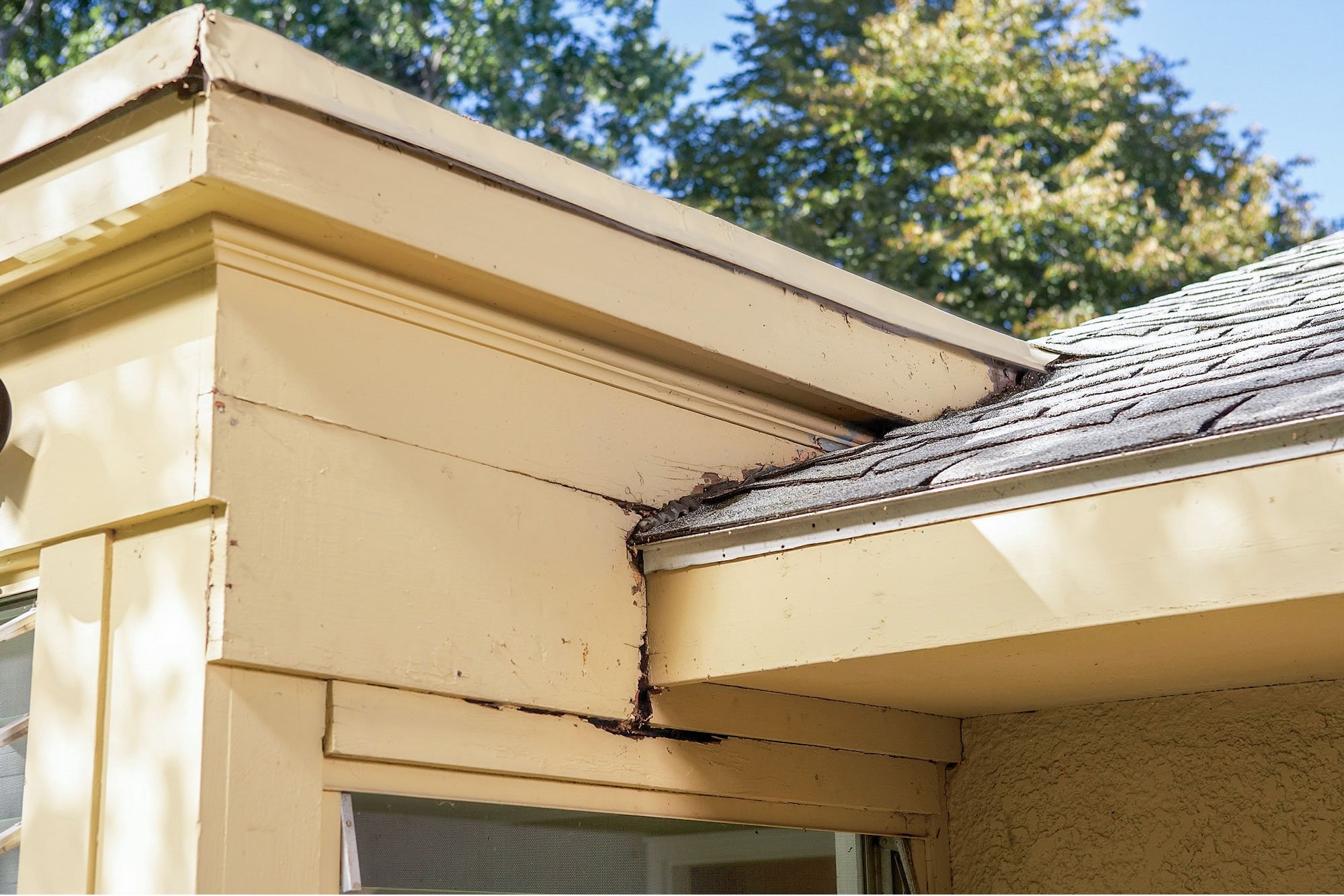 Repair Siding: Use a Kick-Out Flashing to Stop Rot