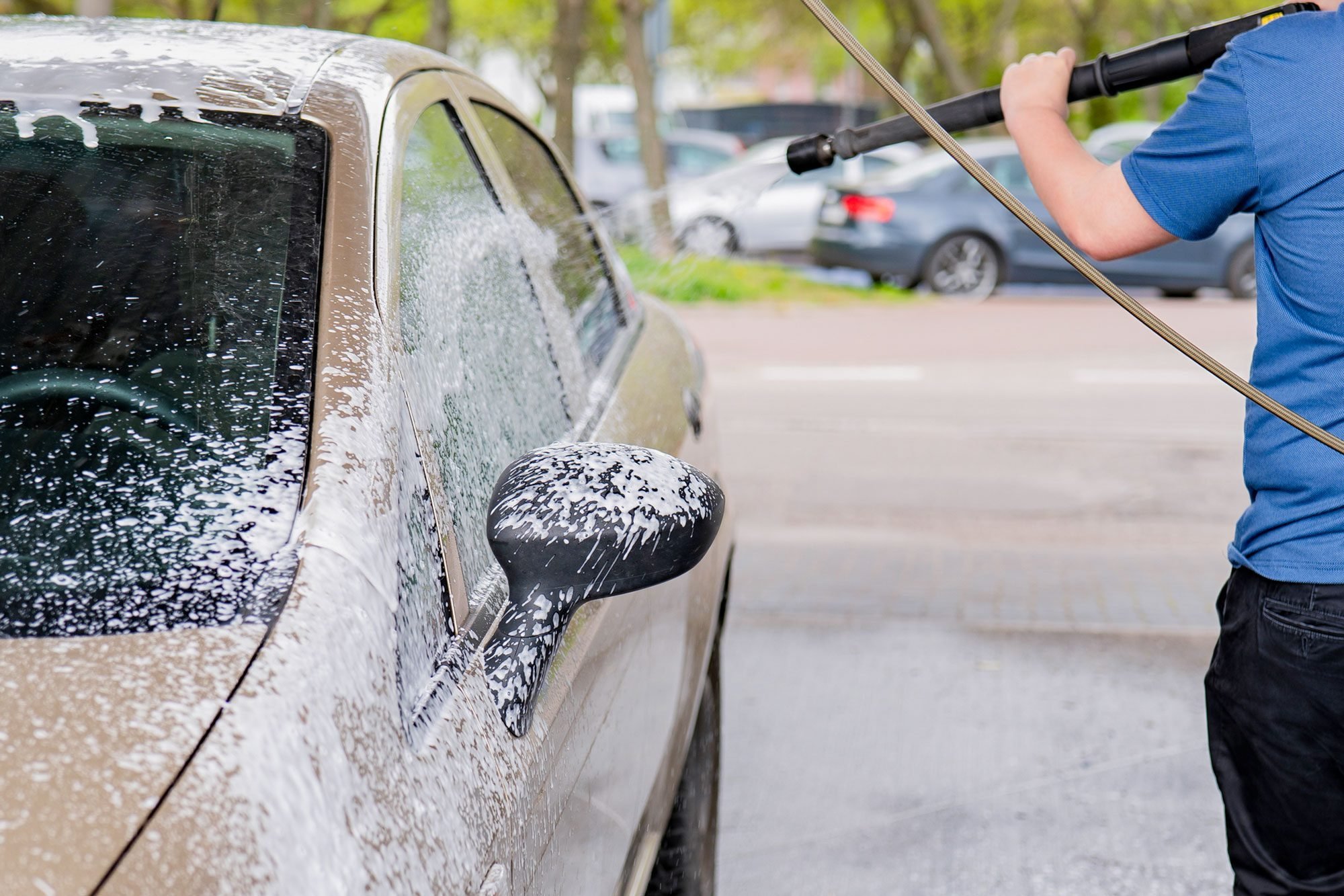 Why Should You Go to a Touchless Car Wash?