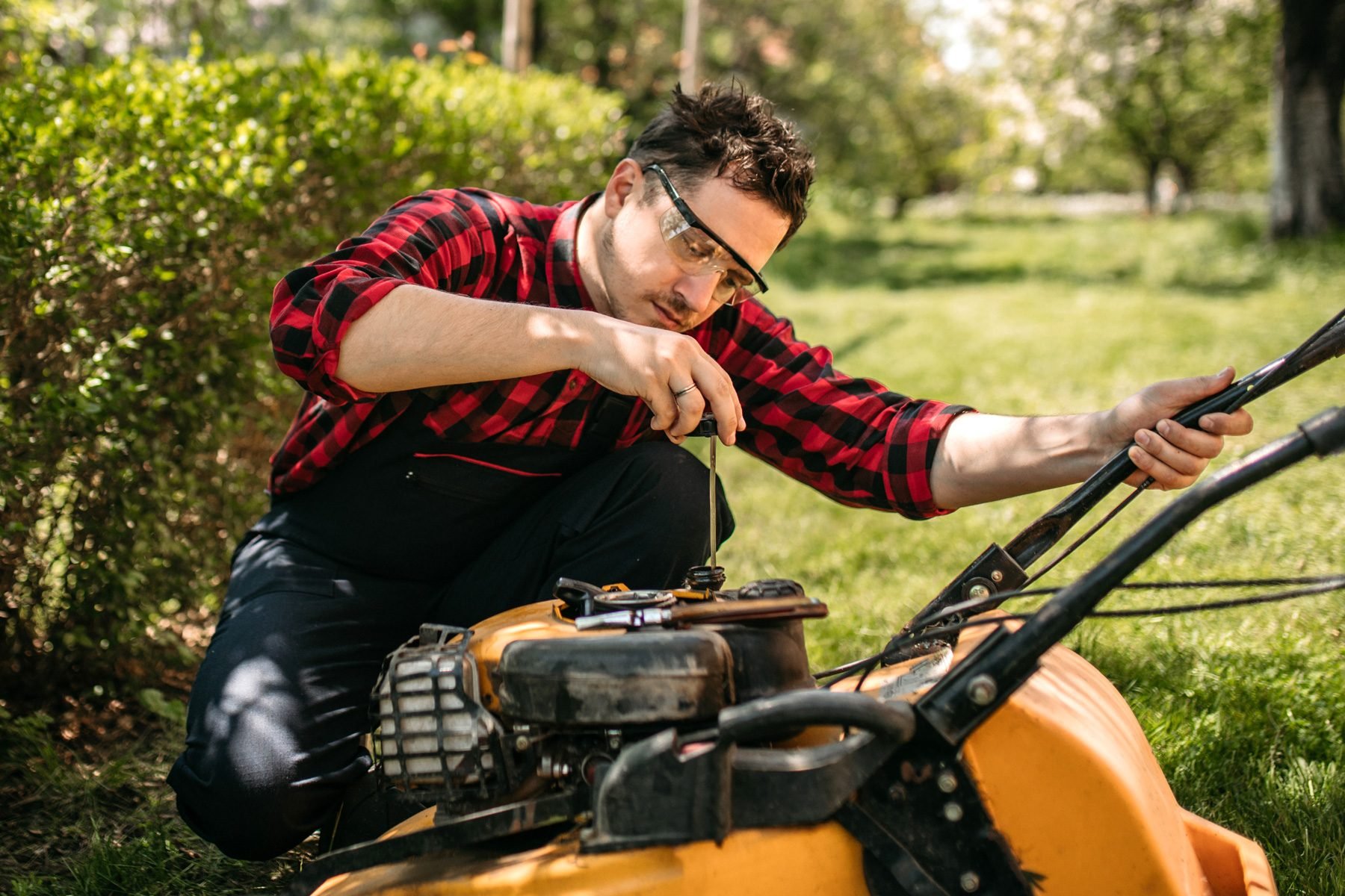 Spring and Fall Lawn Mower Maintenance Checklist