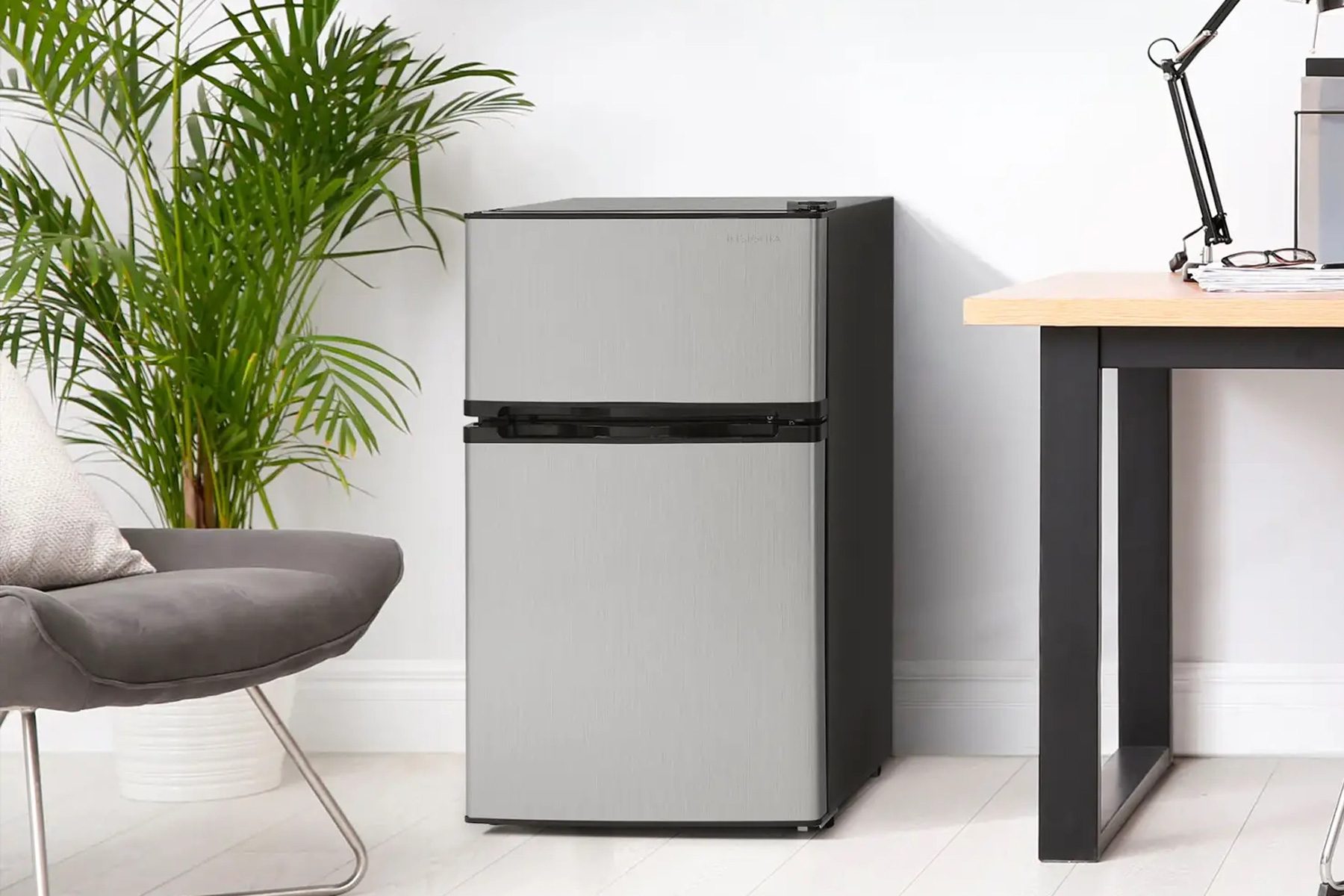 The Insignia Mini Fridge with Freezer Simply Can’t be Beat