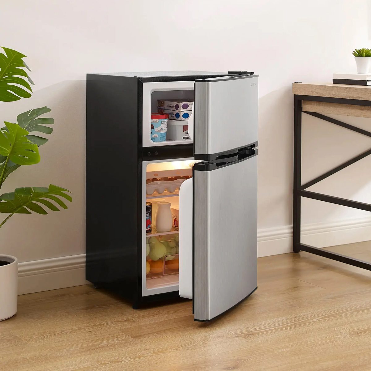 Insignia Mini Fridge With Top Freezer